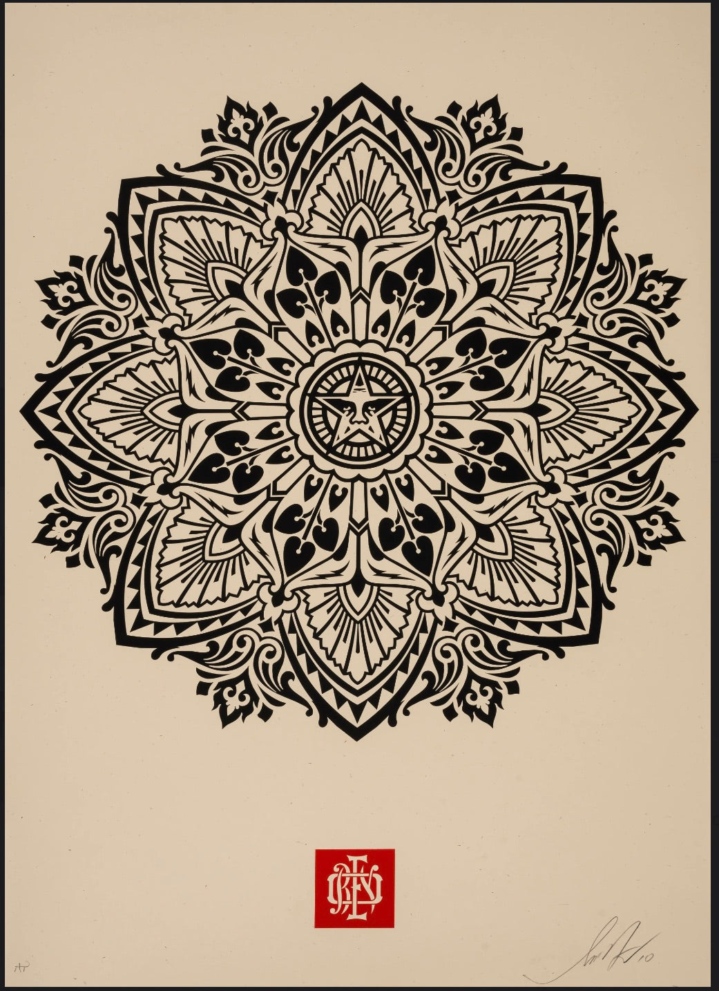 Shepard Fairey - Adorno de mandala 2 en crema - 2010